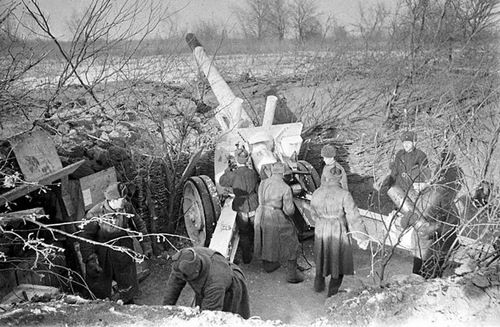 2 февраля 1943 года была ликвидирована окружённая в Сталинграде 6-я немецкая армия.